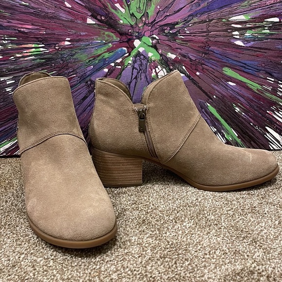 NWOT Koolaburra by Ugg Sofiya Ankle Boots 🌟 - Picture 2 of 12